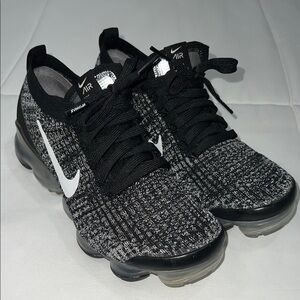 Nike VaporMax Flyknit Running Sneakers